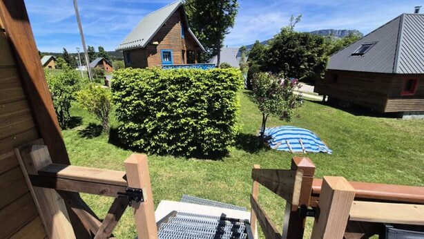Property grounds - Chalet in La Feclaz Near Ski Slopes (Les Deserts)