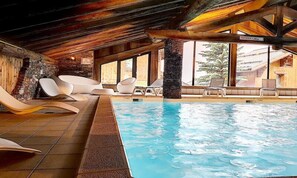 Outdoor pool - Apartment in Reberty 2000 With Ski Access (Les Belleville)