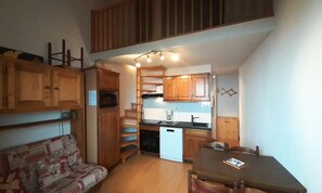 Interior - 2 Rooms for 4 People (Modane)