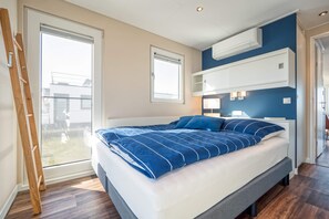 Mobile Home | 2 bedrooms, individually furnished