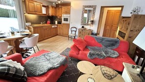 Living area - Apartment in Megeve Near Jaillet Ski Lift (Demi-Quartier)