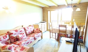 Living area - Apartment Near Rennes Forest & Mountains (Villard-sur-Doron)