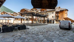 Outdoor dining - Lovely Studio for 5 People With a View of the Slopes (Les Orres)