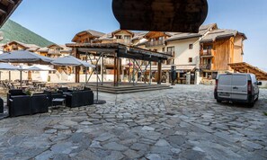 Outdoor dining - Lovely Studio for 5 People With a View of the Slopes (Les Orres)