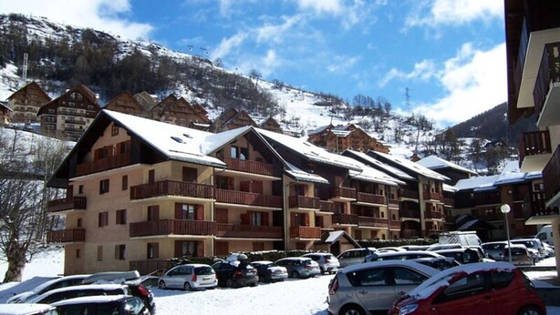 Unclassified image, 1 of 3, button - Studio Cabin for 4 People, 2-star, West-facing (Valloire)