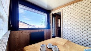 Room - 2 Rooms Equipped for 4 People (Les Belleville)