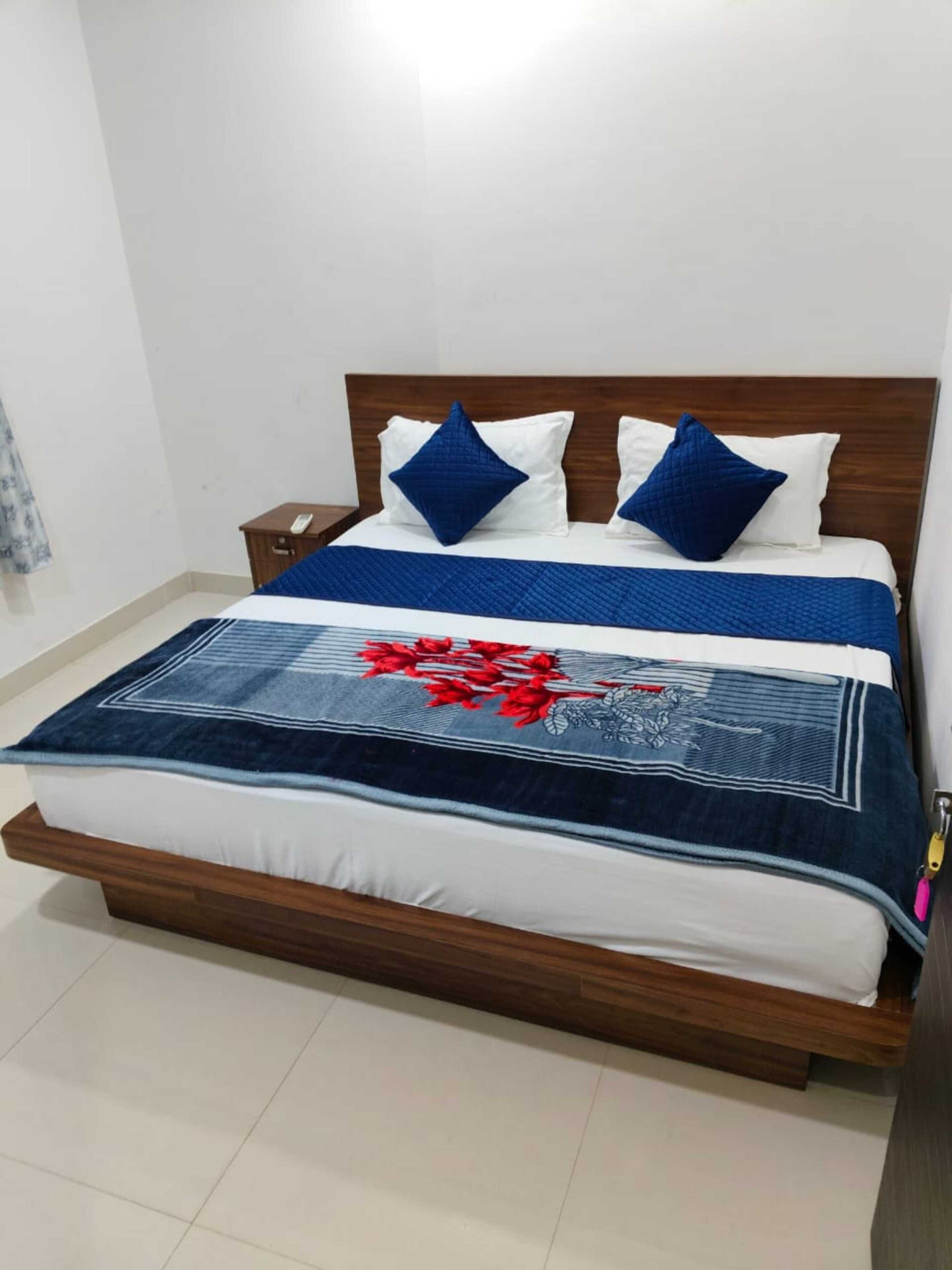 Rollaway beds, free WiFi, bed sheets