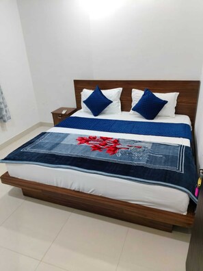 Standard Room | Rollaway beds, free WiFi, bed sheets - Hotel Shree Radhe Laxmi (Khatoo)