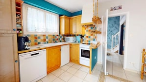 Private kitchen - House in Saint-gilles Near the Marina (Saint-Gilles-Croix-de-Vie)