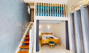 Individually furnished, iron/ironing board - House in Saint-gilles Near the Marina (Saint-Gilles-Croix-de-Vie)