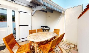 Tempat makan outdoor