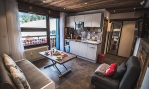 Interior - Studio With Slope View - Heart of the Resort (Les Gets)