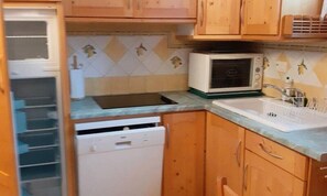 Cookware/dishes/utensils - Apartment for 6 People in a Small Condominium Near the Slopes (Saint-Jean-d'Arves)