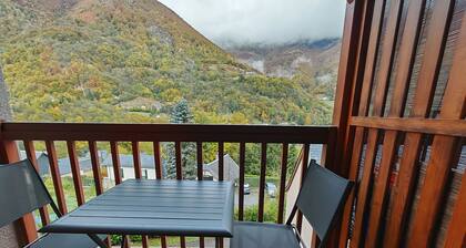 Apartment 3 to 6 pers. Located 10 minutes' walk from the cable cars and thermal baths.