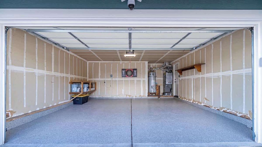 Modern Western Retreat Pet Friendly 4 Bed 2 Bath