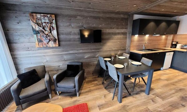 Dining - Apartment in Chavannes Near Ski Lifts (Les Gets)