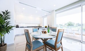 Dining - Apartments for 4 People (Lagos)