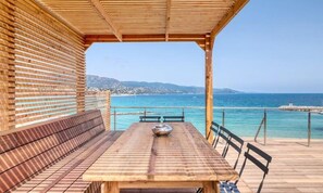 Outdoor dining - Apartments for 6 People (Bormes-Les-Mimosas)