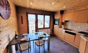 Dining - Comfortable Apartment, Central Location (Les Gets)