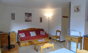 Living area - 2 Rooms for 6 People (Modane)
