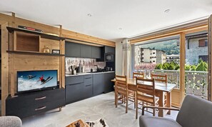 Interior - Apartment in Les Campanules Near Ski Slopes (Araches-la-Frasse)