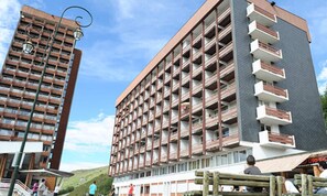 Exterior - Renovated Apartment Ski-in/ski-out Access (Les Belleville)