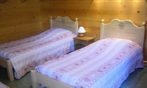 Room - Chalet in Chinaillon by Ski Slopes (Le Grand-Bornand)