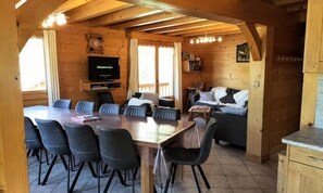 Interior - Chalet in Chinaillon by Ski Slopes (Le Grand-Bornand)