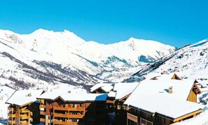 Exterior - 1-bedroom Apartment for 4 People. Essential. Balcony (Les Belleville)