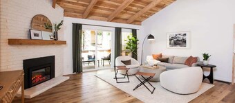 Golden Antler Escape - Minutes to the Beach