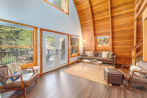 The Canoe Cabin in Incline Village