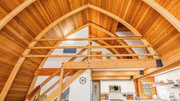 Suite | 4 bedrooms, Internet