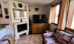 Fireplace - Chalet des Alpages No. 28 (La Plagne-Tarentaise)