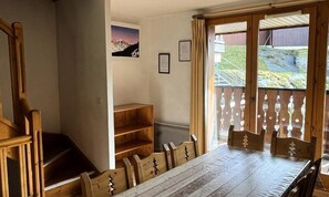 Dining - Chalet des Alpages No. 28 (La Plagne-Tarentaise)