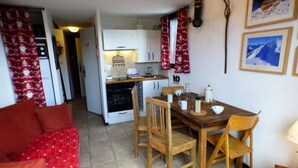 Unclassified image, 3 of 3, button - Studio Apartment in Les Saisies for 4 People (Hauteluce)