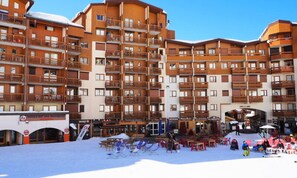Exterior - Bright Apartment Direct Access to the Slopes Balcony With Slope Views (Les Belleville)