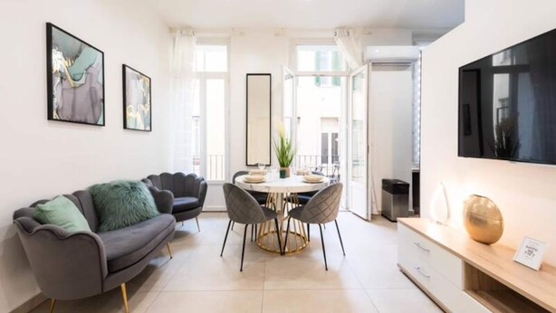 Unclassified image, 1 of 3, button - Apartment in Cannes Near Palais des Festivals (Cannes)
