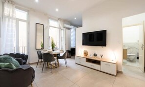 Living area - Apartment in Cannes Near Palais des Festivals (Cannes)