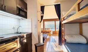 Iron/ironing board, bed sheets - Apartment in Les Gets Near Ski Slopes (Les Gets)