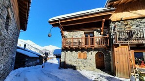Exterior - Chalet in St. Martin Near Ski Slopes (Les Belleville)