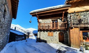 Exterior - Chalet in St. Martin Near Ski Slopes (Les Belleville)
