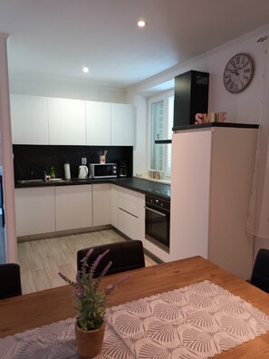 Fridge, microwave, oven, stovetop - Villa Oasis Cypress - Three Bedroom Villa With Terrace and Swimming Pool (Konavle)