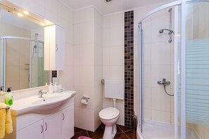 Villa | Bathroom - Villa Oasis Cypress - Three Bedroom Villa With Terrace and Swimming Pool (Konavle)