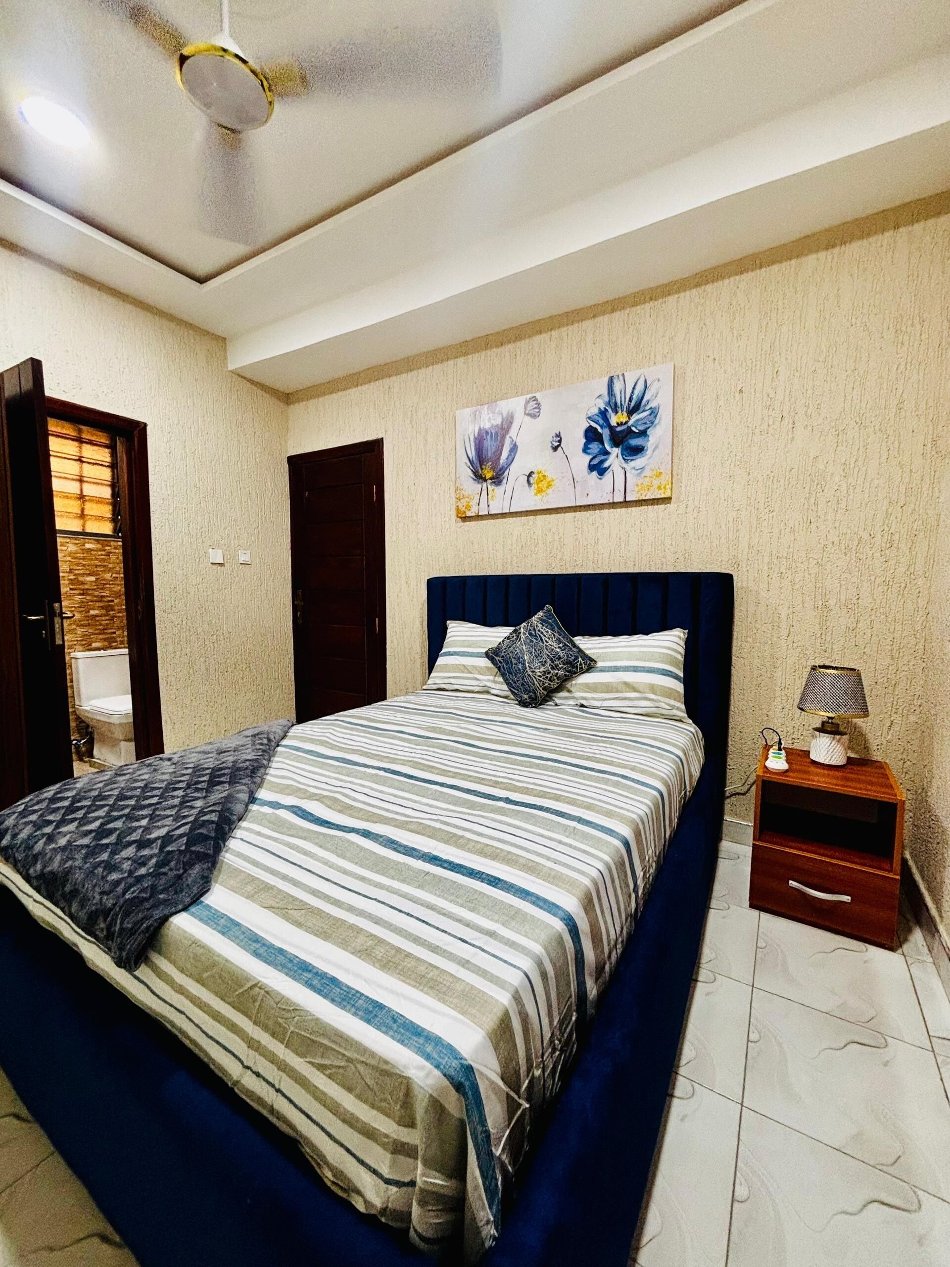 2 dormitorios, tabla de planchar con plancha, wifi y ropa de cama