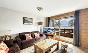Living area - Rous02 - Apartment 6/8 People. Resort Center (Araches-la-Frasse)