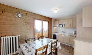 Fridge, microwave, oven, dishwasher - 2 Rooms for 5 People (Le Grand-Bornand)