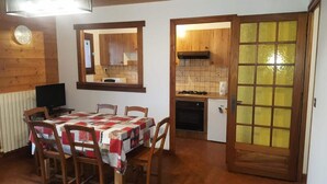 Unclassified image, 2 of 3, button - 2 Rooms for 4 People (Le Grand-Bornand)