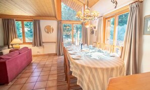 Dining - Chalets for 11 People (Les Allues)