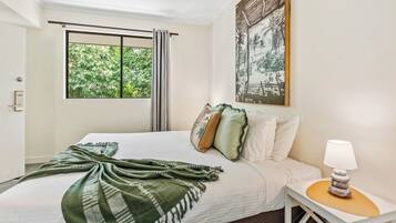 2 bedrooms, iron/ironing board, travel cot, WiFi