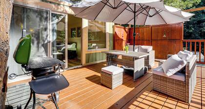 Redwoods Escape w/ Hot Tub: Near Russian River!